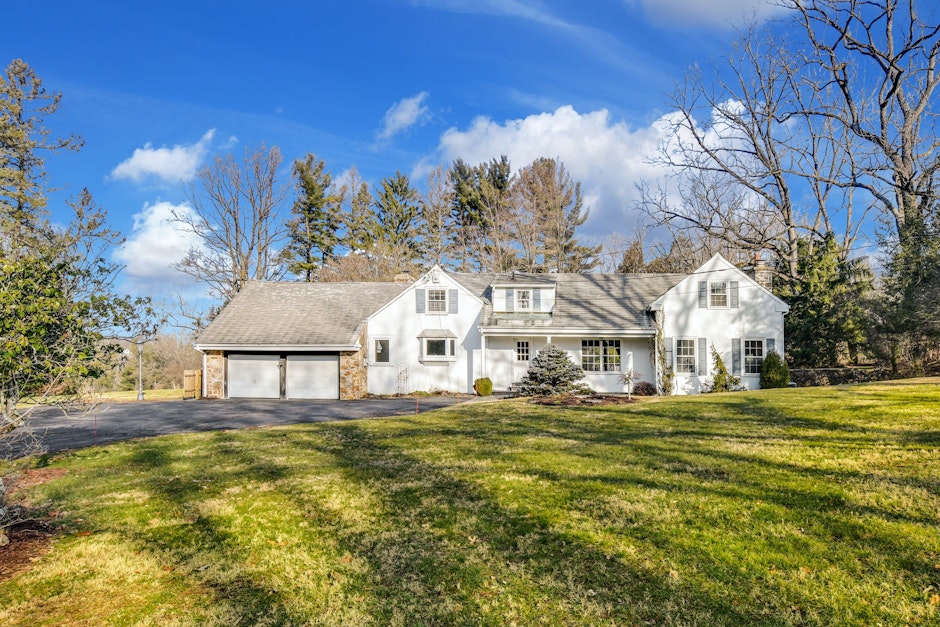 1655 White Acre Drive, Bethlehem, PA 18015, Presented by Carol C. Dorey Real Estate, Inc