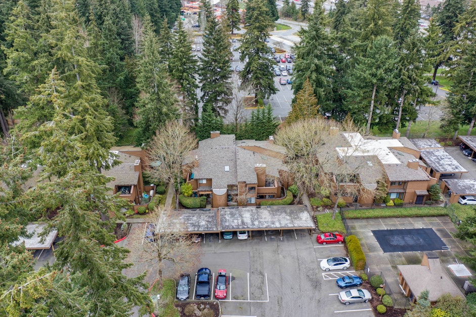 11418 NE 128thST 63, Kirkland, WA 98034, Presented by Buck Hoffman