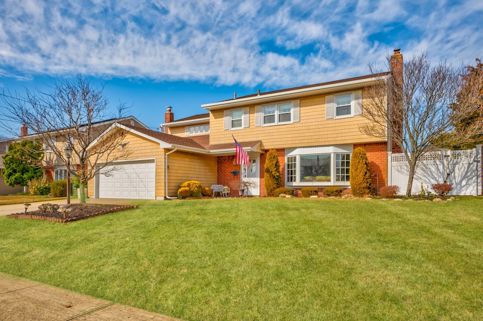 20 Anchor Drive, Massapequa, NY 11758, Presented by Susan McCoy, Your