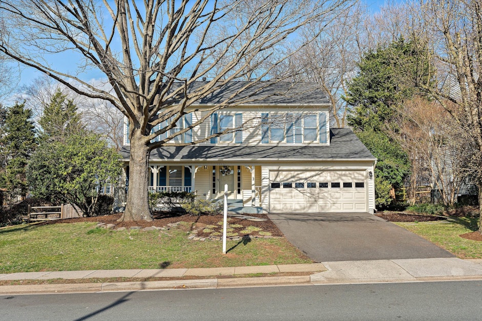 13620 Springstone Drive, Clifton, VA 20124, Presented by KAREN GALES