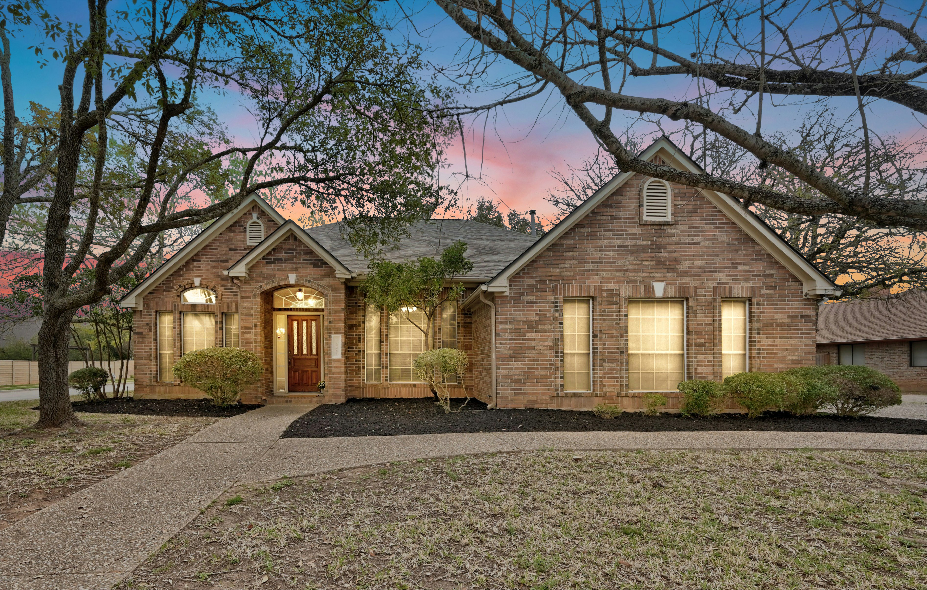 3201 Doe Run, Austin, TX 78748, Presented by Laura Hamilton, Realty