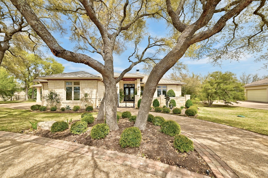 202 Hidden Hills Cove, Spicewood, TX 78669, Presented by Bessie Lee