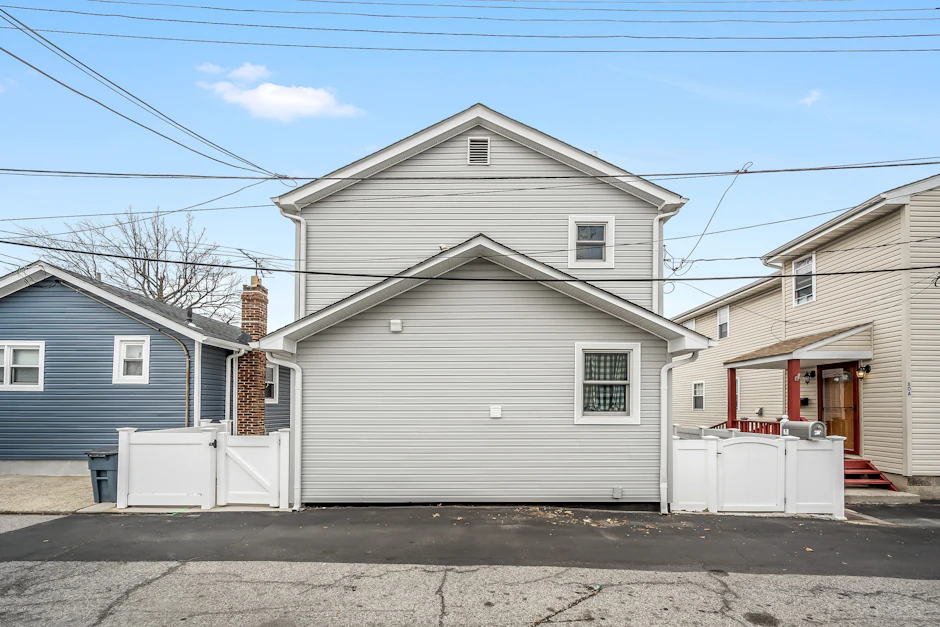 81 A Edgewater Park, Bronx, NY 10465, Presented by Diane Capone, BHHS