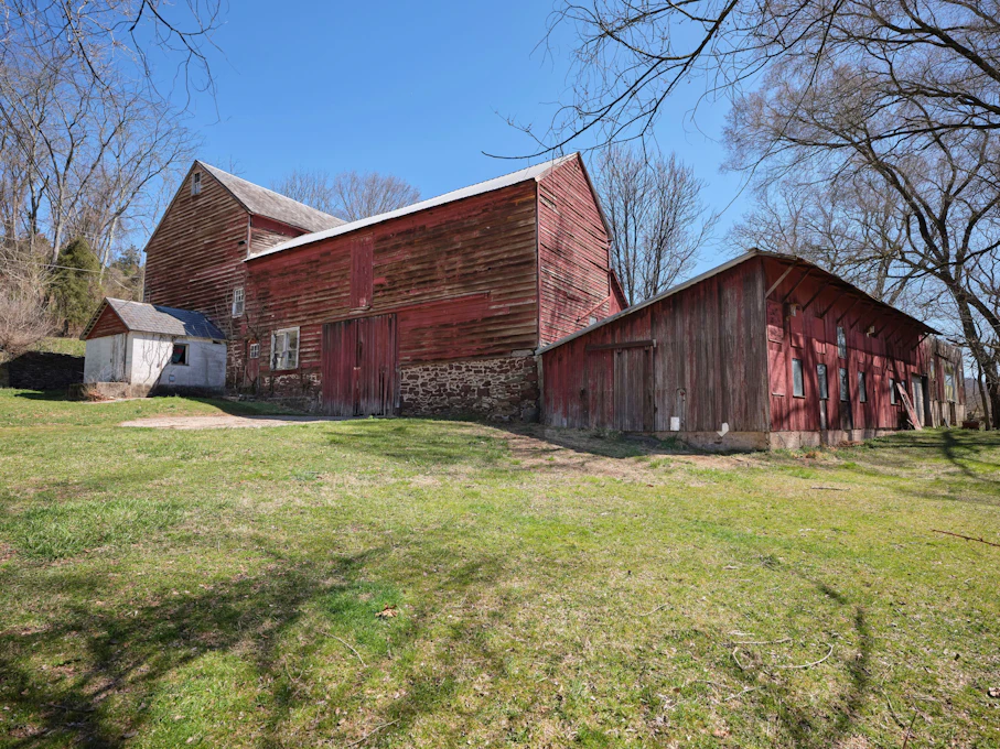 135 Riegelsville Rd, Milford, NJ 08848, Presented by Mercedes Hayes