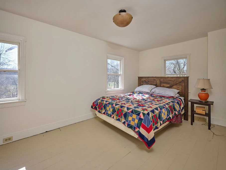 135 Riegelsville Rd, Milford, NJ 08848, Presented by Mercedes Hayes