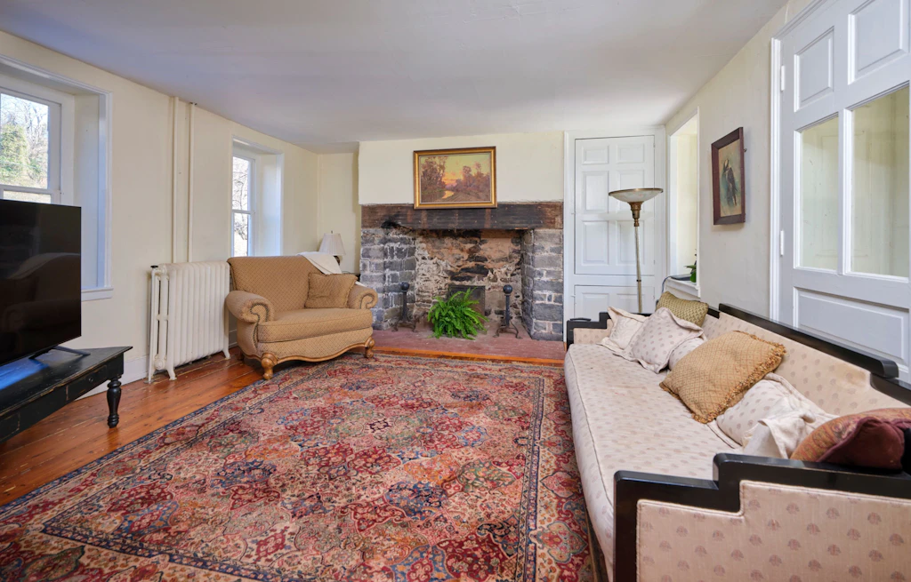 135 Riegelsville Rd, Milford, NJ 08848, Presented by Mercedes Hayes