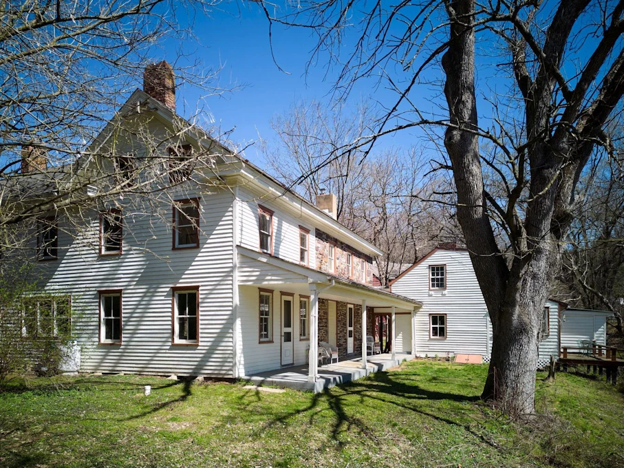 135 Riegelsville Rd, Milford, NJ 08848, Presented by Mercedes Hayes