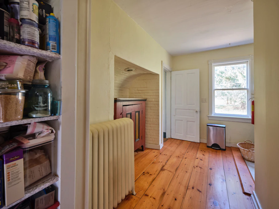 135 Riegelsville Rd, Milford, NJ 08848, Presented by Mercedes Hayes