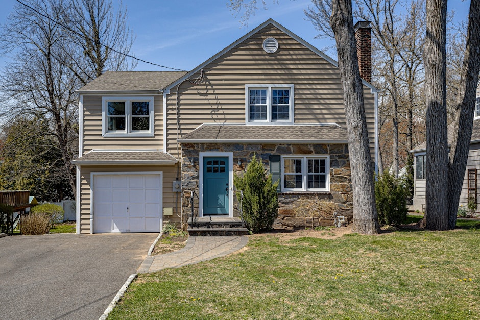 2369 Channing Ave, Scotch Plains, NJ 07076, Presented by Patricia A