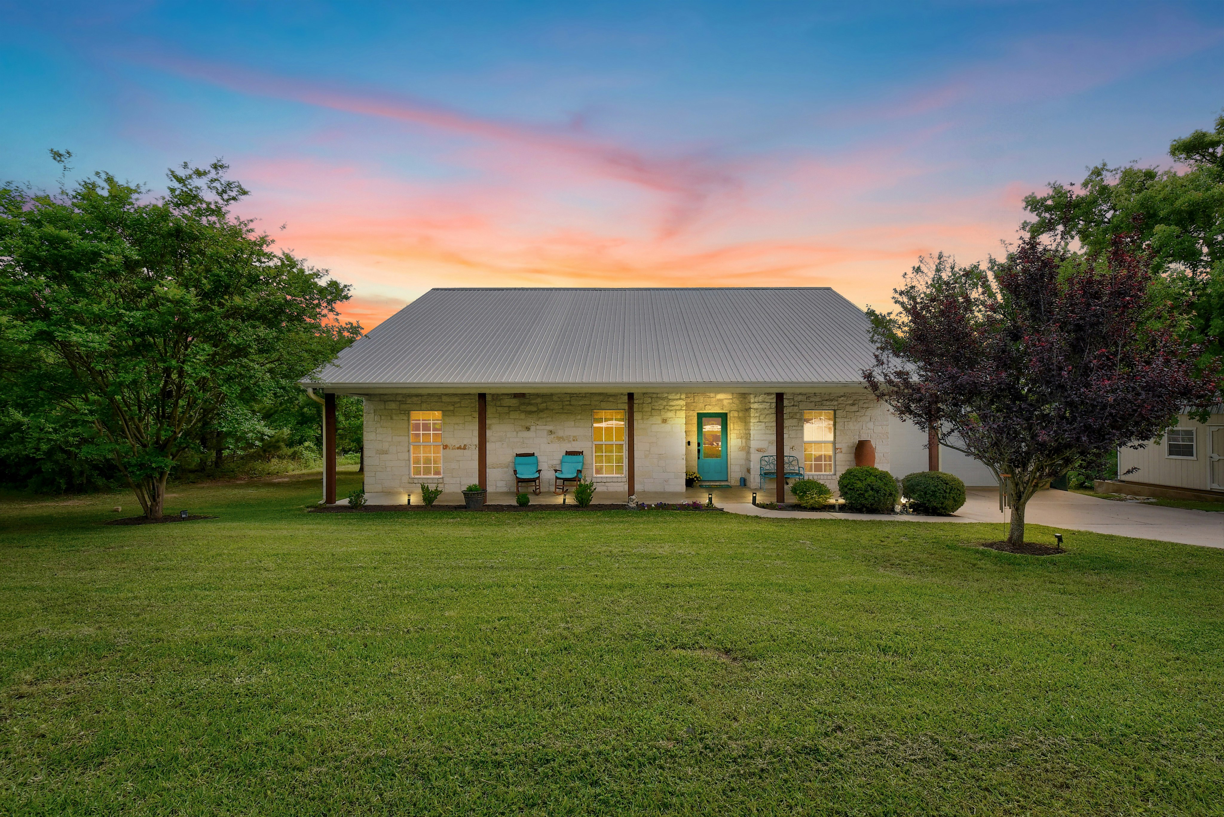 121 South Buckhorn Drive, Bastrop, TX 78602, Presented by Rod Ramsey