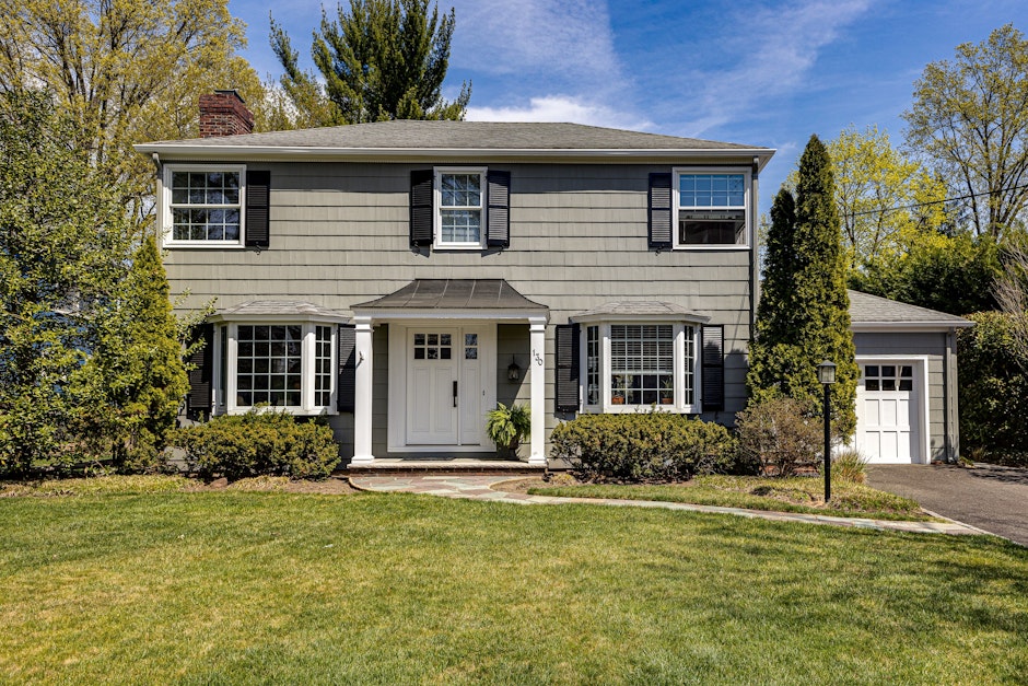 130 Jefferson Avenue, Westfield, NJ 07090, Presented by Lili Carpetto