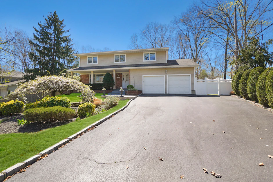 18 Standish Place, Nesconset, NY 11767, Presented by Rob Scarito