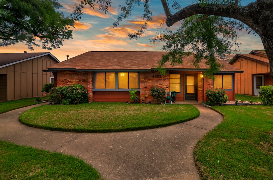 1422 West Braker Lane, Austin, TX 78758, Presented by Juston Martinez