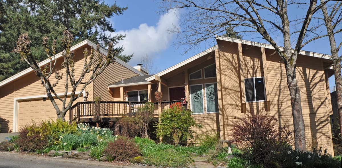 20 Partridge Lane, Lake Oswego, OR 97035, Presented by Teresa St