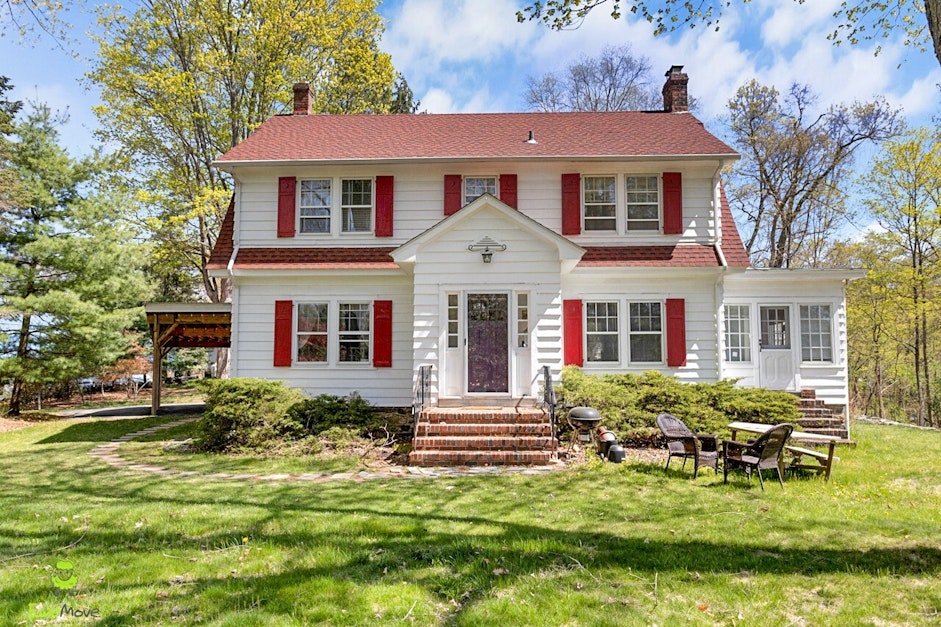 171 Goldens Bridge Road, Katonah, NY 10536, Presented by JoAnn Byrne