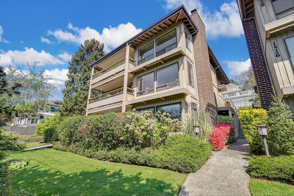 1530 10th Avenue West 1532, Seattle, WA 98119, Presented by Brian