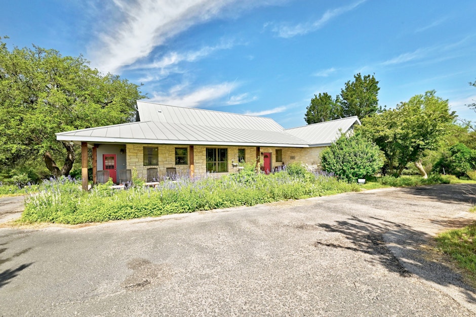 5366 River Oaks Drive, Kingsland, TX 78639, Presented by Peggy Sweet