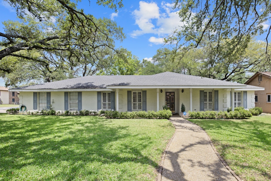 8300 High Oak, Austin, Tx 78759, Presented By Carol Dochen, Dochen 