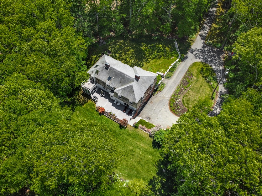 172 Bedford Road, Lincoln, MA 01773, Presented by Tom & Joanne Team