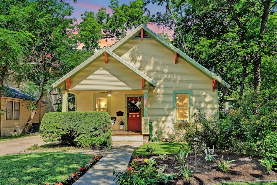 4512 Avenue F, Austin, TX 78751, Presented by Michelle Kopp, Broker