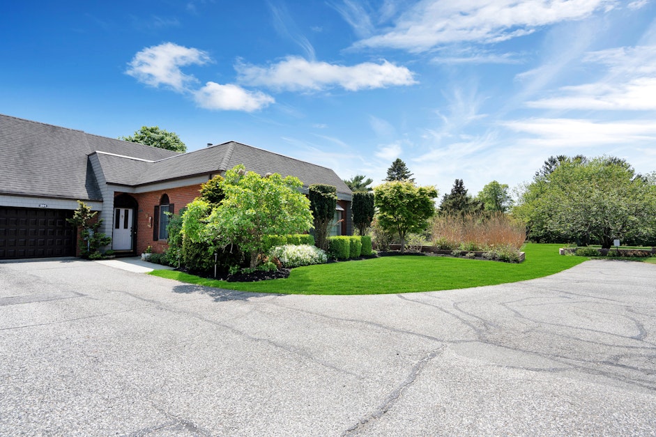 291 Captains Way, Bay Shore, NY 11706, Presented by Barbara Fishkind