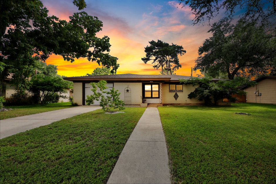 123 PARKVIEW, LULNIG, TX 78648, Presented by Ginger Robbins, Riata Real