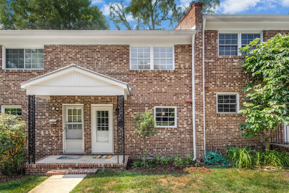 506 North Greensboro Street 5, Carrboro, NC 27510, Presented by Ashley