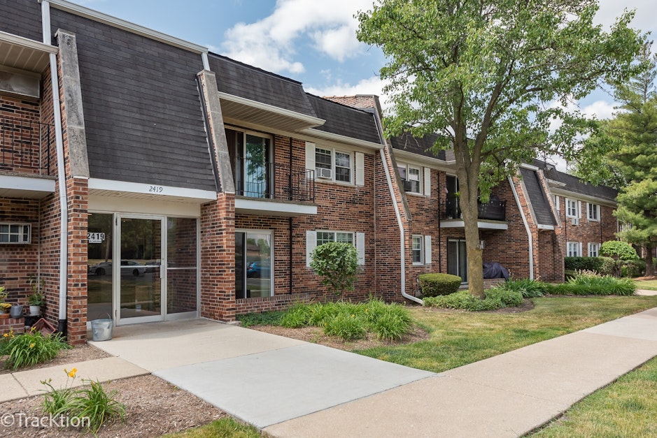 2419 Ogden Avenue, Downers Grove, IL 60515, Presented by Team Baker