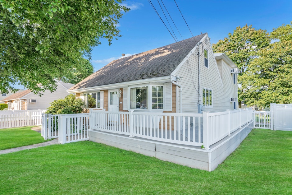 1157 Hyman Avenue, Bay Shore, NY 11706, Presented by Patty Vorilas