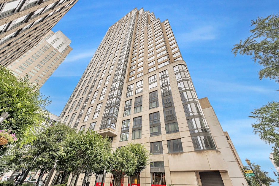 10 City Place, White Plains, NY 10601, Presented by Alma Miranda, BHHS