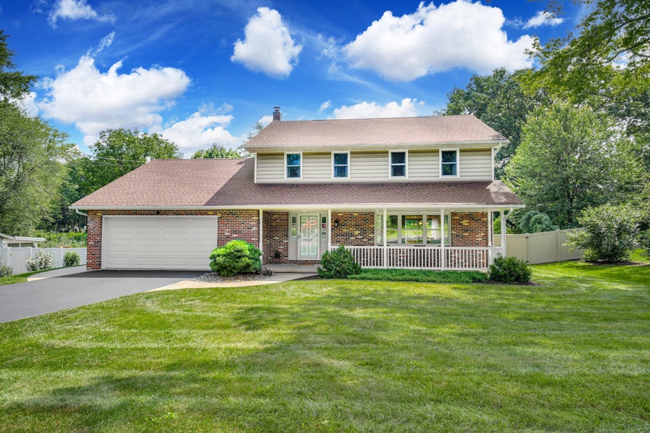 3068 Barnsdale Road, Bethlehem, PA 18017, Presented by Carol C. Dorey