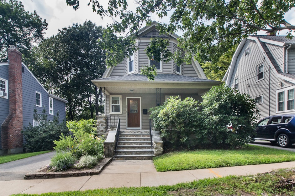 38 Ronald Road, Arlington, MA 02474, Presented by Nathan Thompson