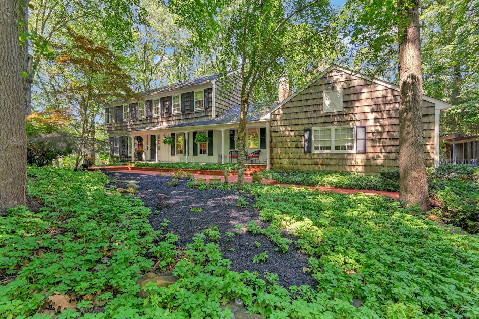 17 Stonegate, Saint James, NY 11780, Presented by Deborah Dooley