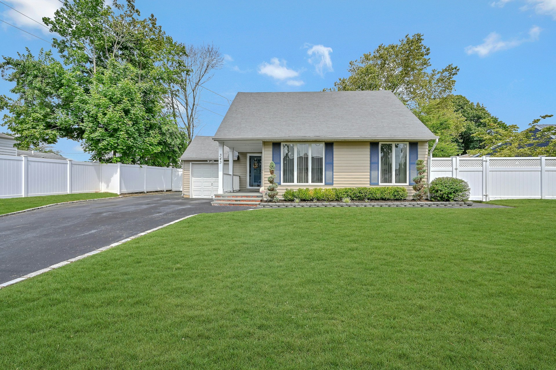 343 Aster Road, West Islip, NY 11795, Presented by Stephen Grant, Coach Realtors Residential