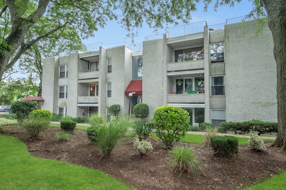 452 River Road G, Nutley, NJ 07110, Presented by Julie Salmon, Coldwell Banker Realty. Powered