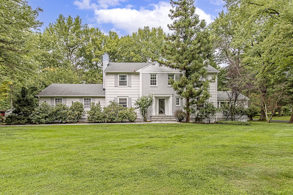 1171 Cooper Road, Scotch Plains, NJ 07076, Powered by Suzi Schirm