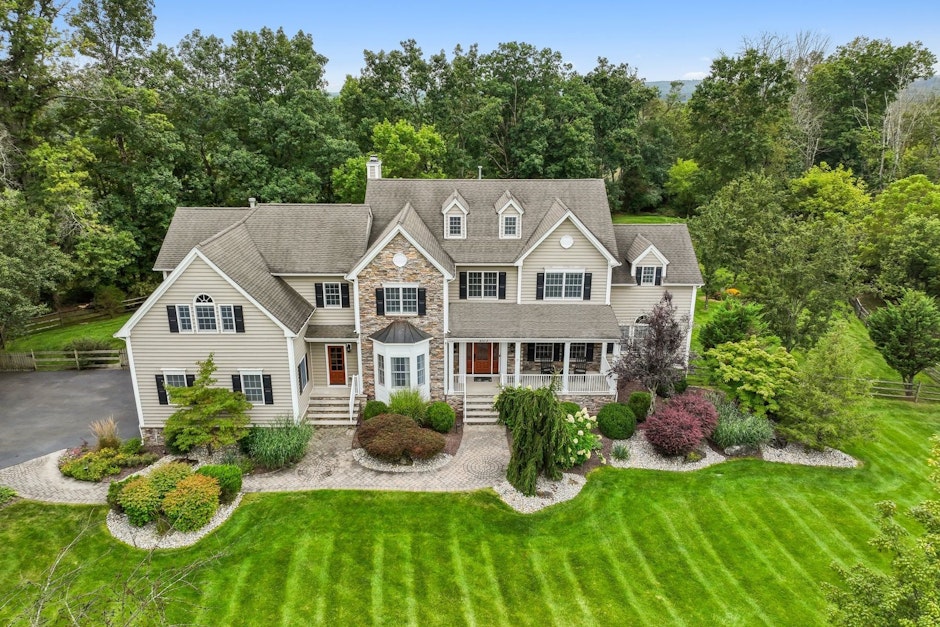 203 Hankinson Road, Flemington, NJ 08822, Presented by Christian