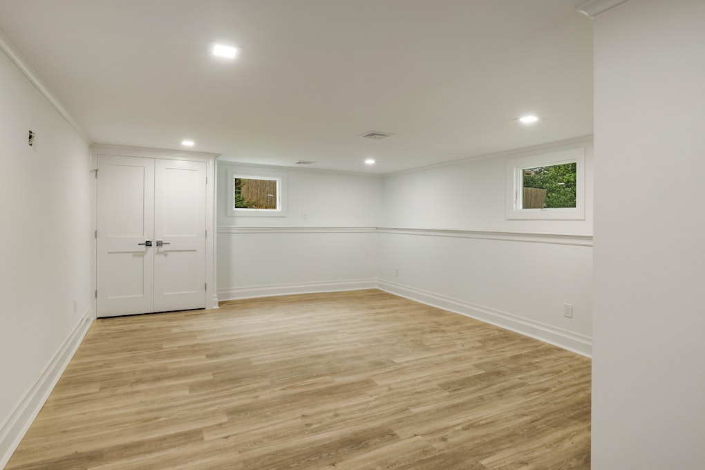 28 Colgate Lane, Woodbury, NY 11797, Presented by Mara Navaretta, Homes