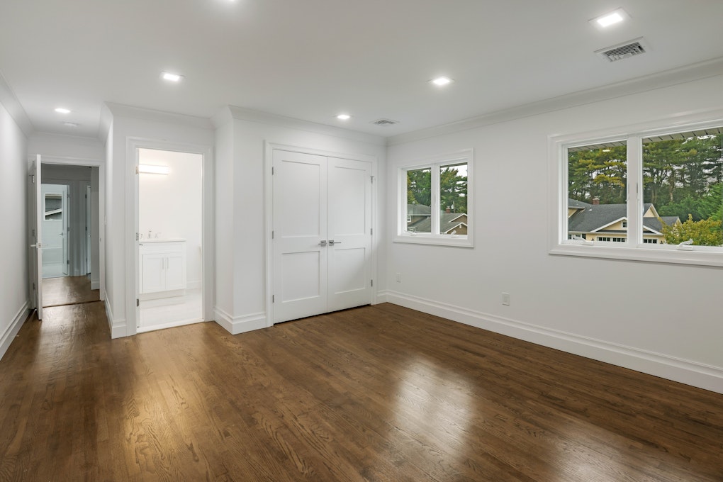 28 Colgate Lane, Woodbury, NY 11797, Presented by Mara Navaretta, Homes