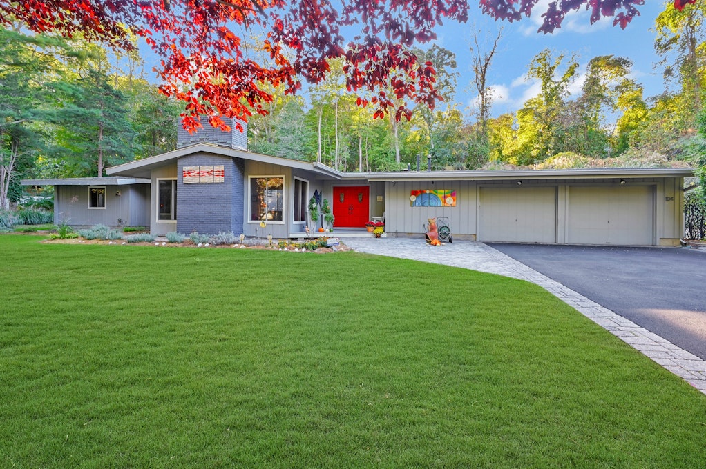 104 Briarcliff Road, Shoreham, NY 11786, Presented by Joy Bryant