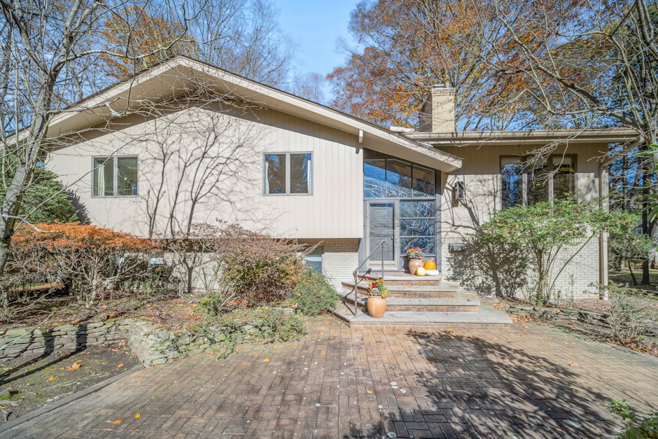 597 Beech Street, Haworth, NJ 07641, Presented by Susan Jansson