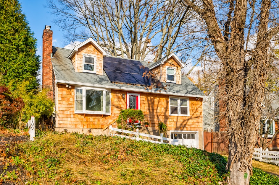 109 Woolsey Street, Huntington, NY 11743, Presented by Paul Dougherty