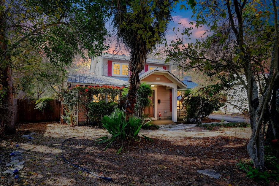 419 W AUSTIN, LULING, TX 78648, Presented by Ginger Robbins, Riata Real