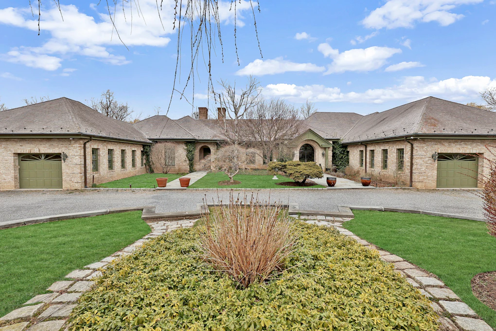 4 6 Wampus Lake Drive, Armonk, NY 10504, Presented by Patricia