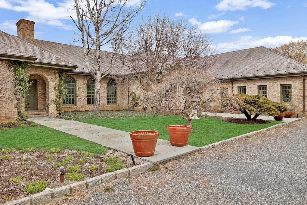 4 6 Wampus Lake Drive, Armonk, NY 10504, Presented by Patricia