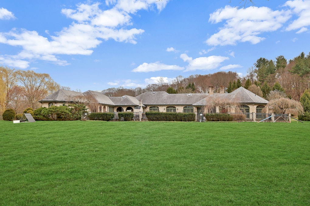 4 6 Wampus Lake Drive, Armonk, NY 10504, Presented by Patricia