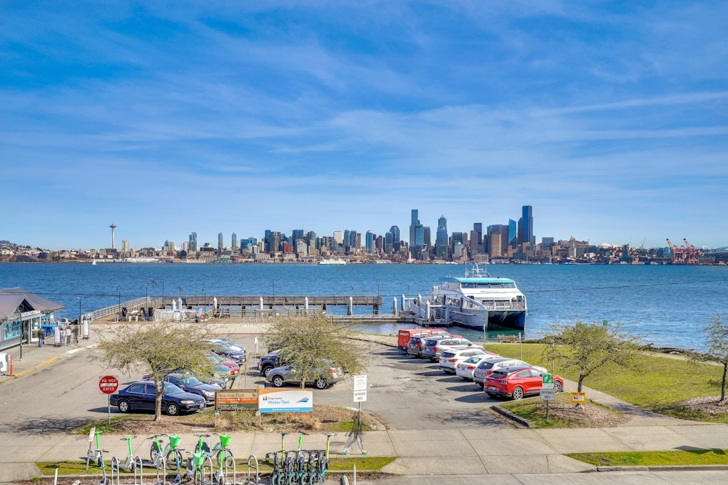 1639 Harbor Avenue Southwest, Unit 201, Seattle, WA 98126, Presented by