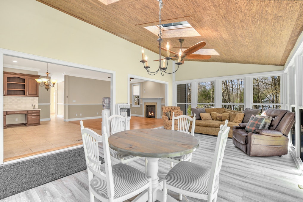 526 Barrack Hill, Ridgefield, CT 06877, Presented by Debi Orr