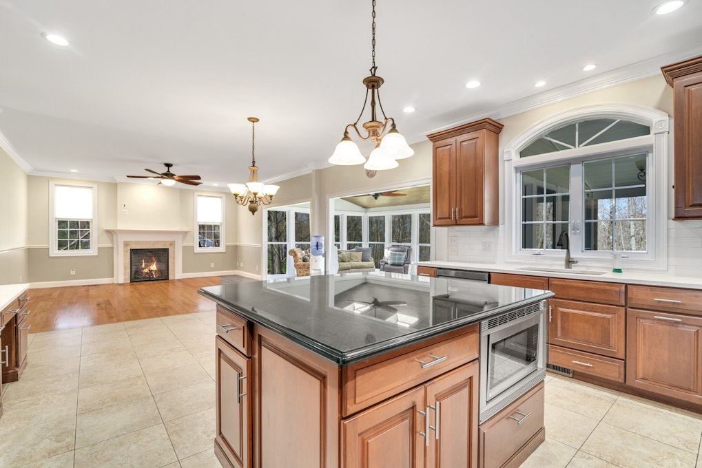 526 Barrack Hill, Ridgefield, CT 06877, Presented by Debi Orr