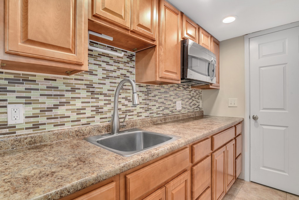 526 Barrack Hill, Ridgefield, CT 06877, Presented by Debi Orr